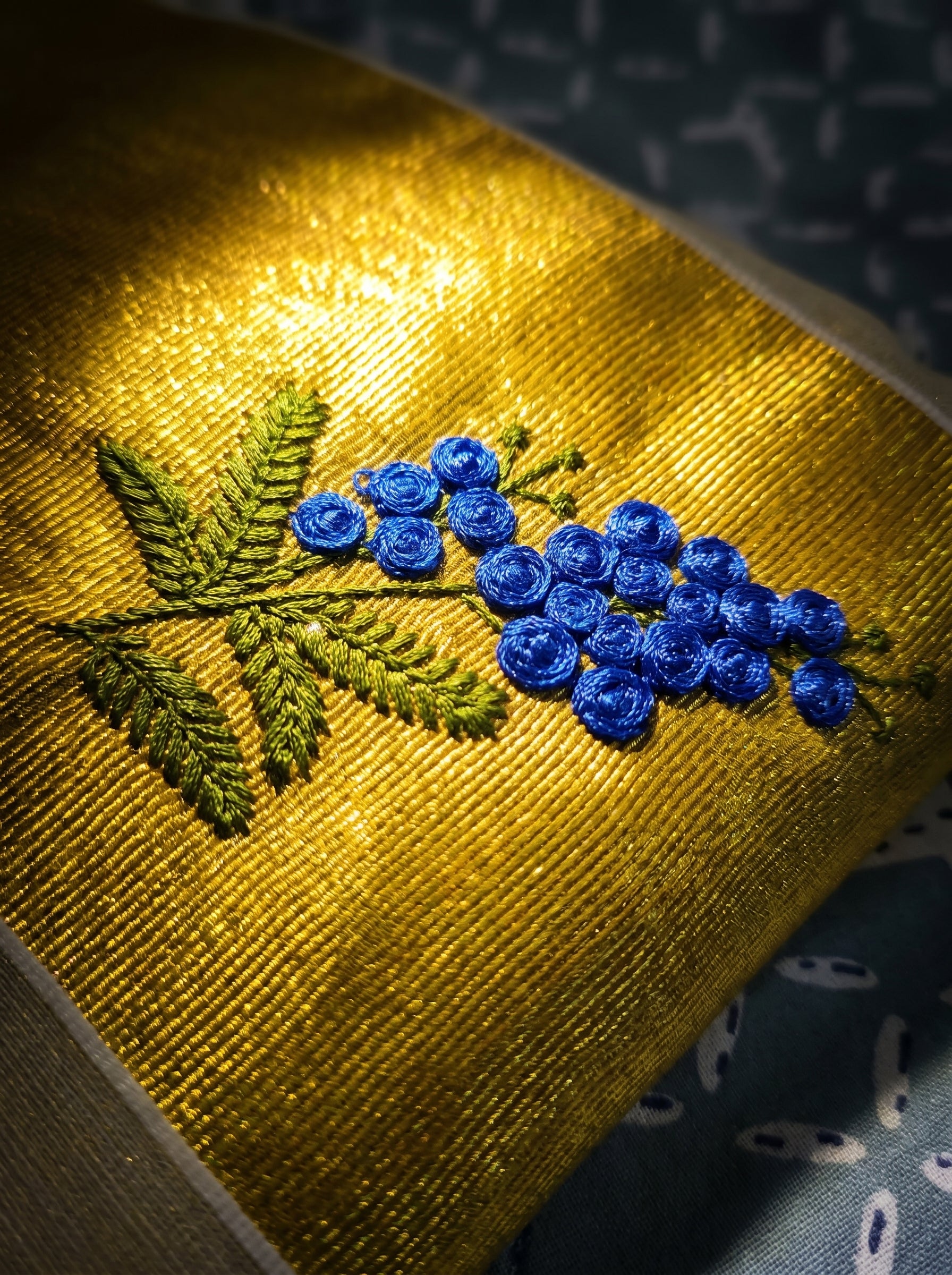 Varnapushpa Tissue Kasavu Blue