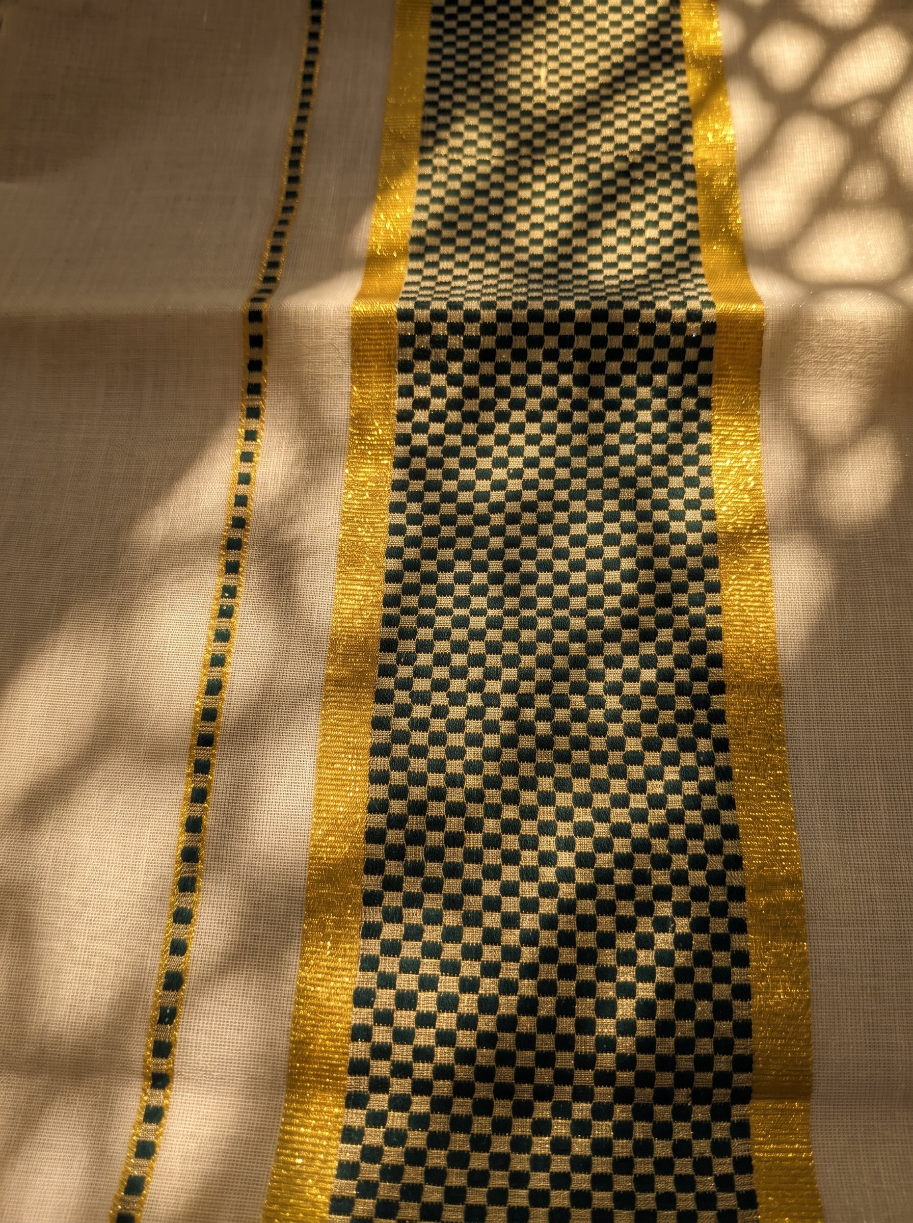 Neelarekha Tissue Kasavu