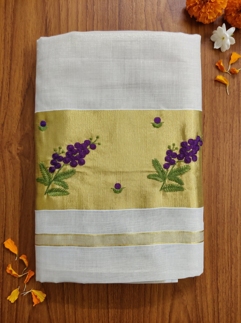 Varnapushpa Tissue Kasavu Purple