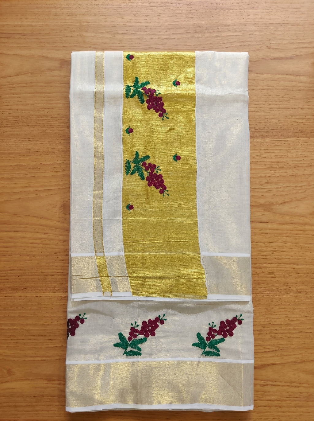 Varnapushpa Tissue Kasavu Red