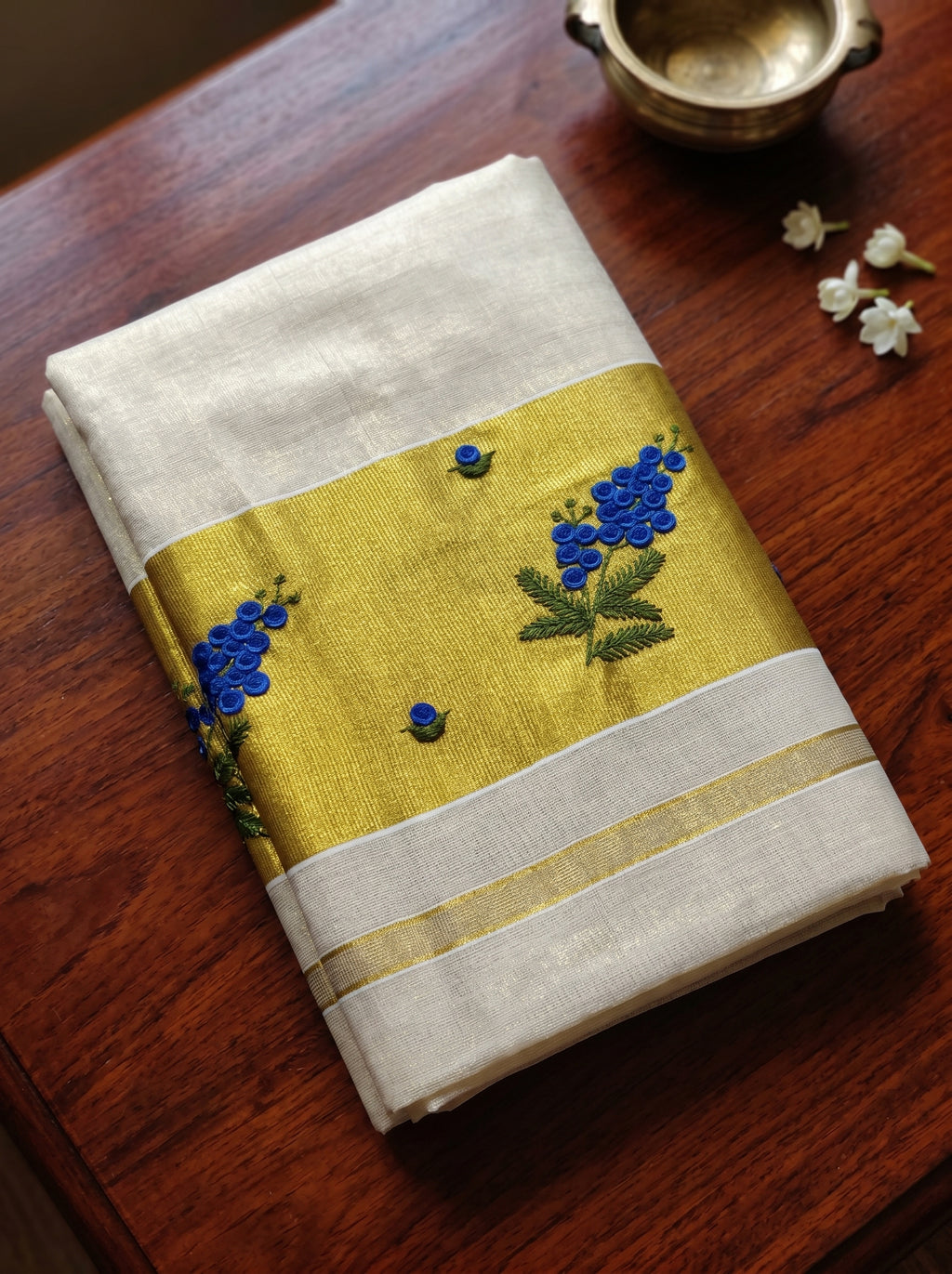 Varnapushpa Tissue Kasavu Blue