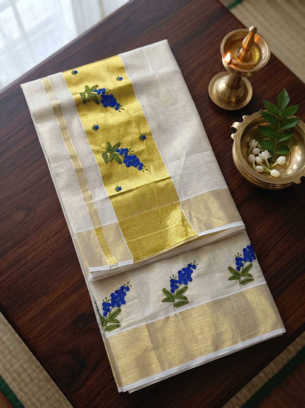 Varnapushpa Tissue Kasavu Blue