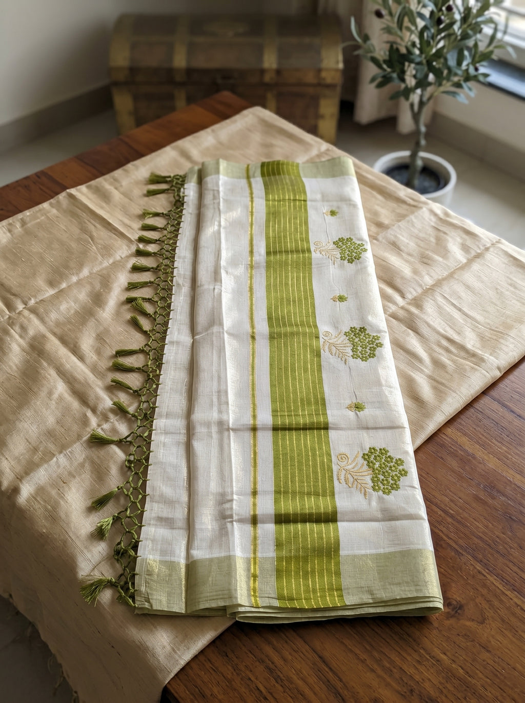 Haripriya Tissue Kasavu Green