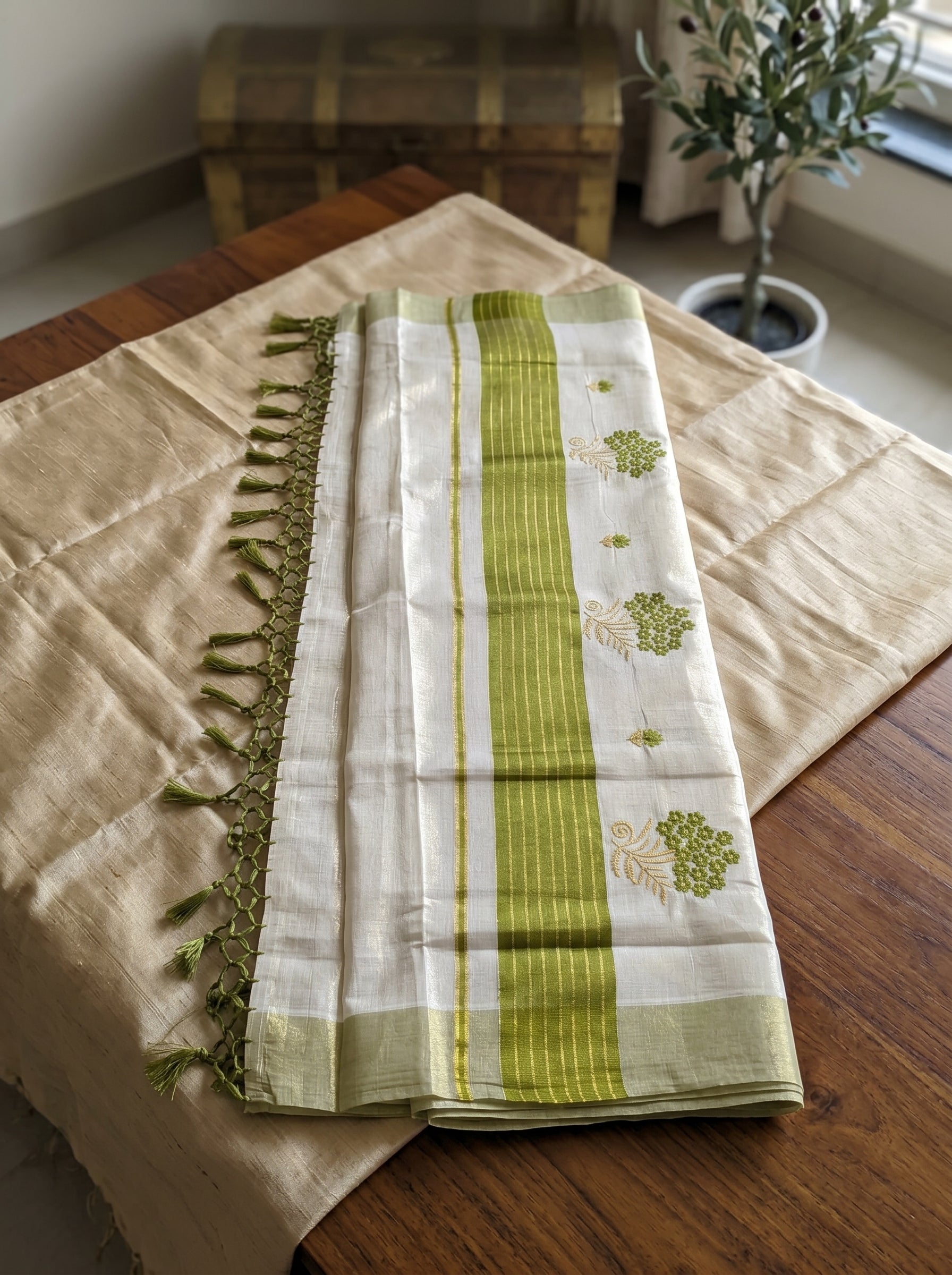 Haripriya Tissue Kasavu Green