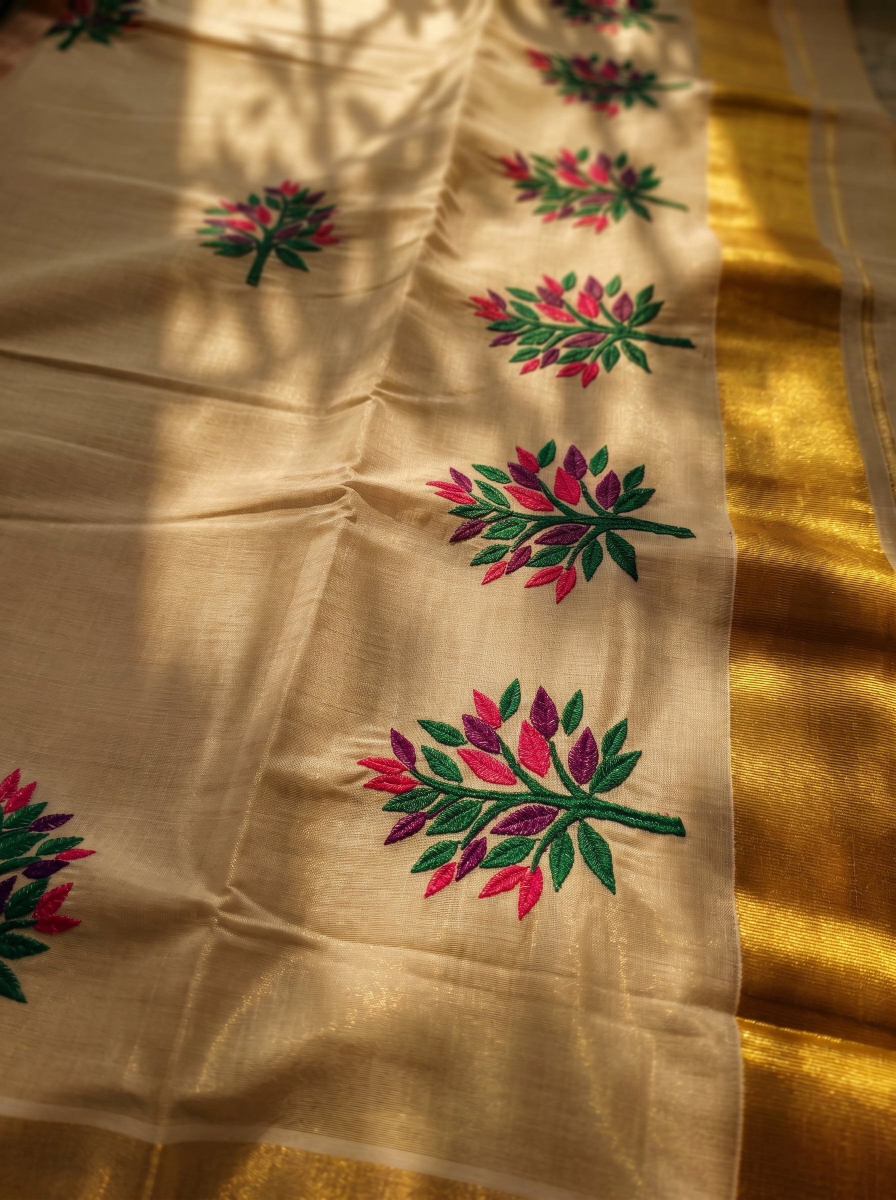 Vanaraji Tissue Kasavu Peacock Green