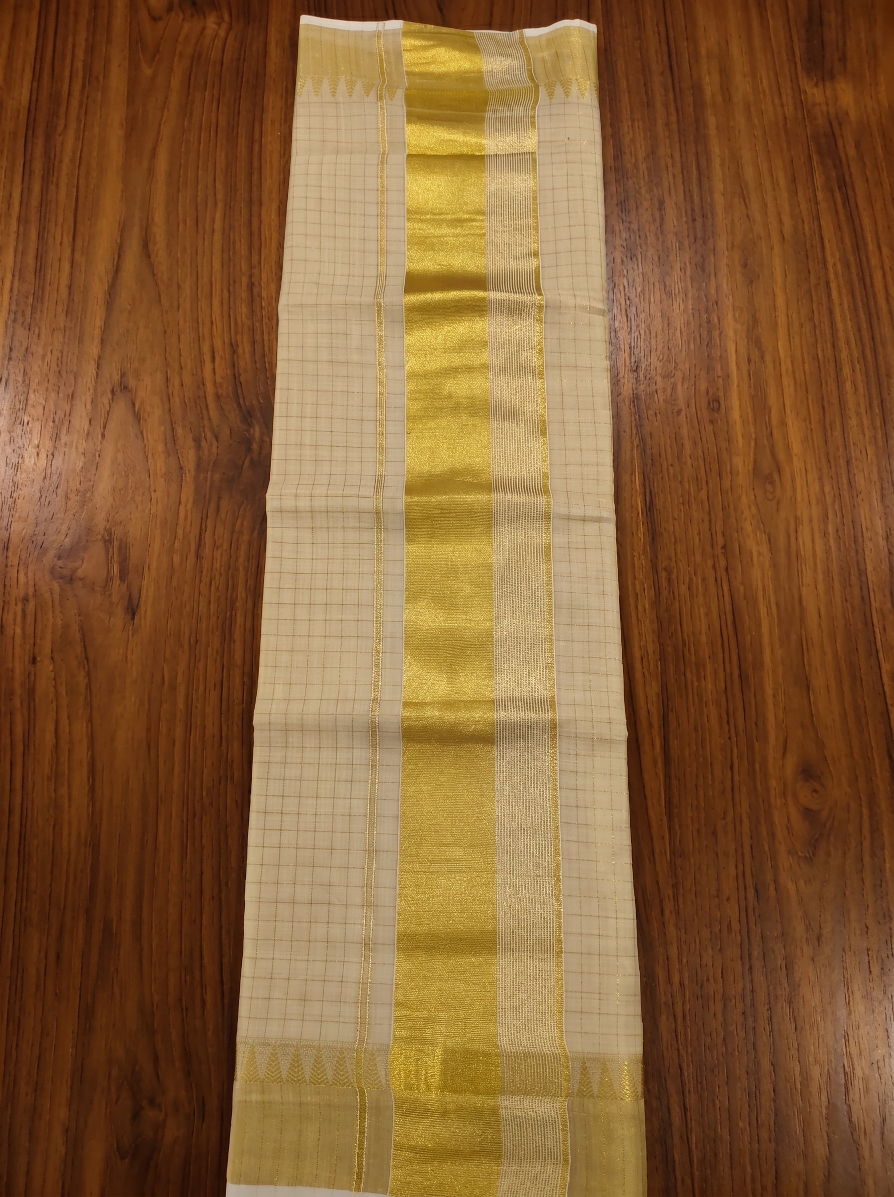 Svarnarekha Tissue Kasavu